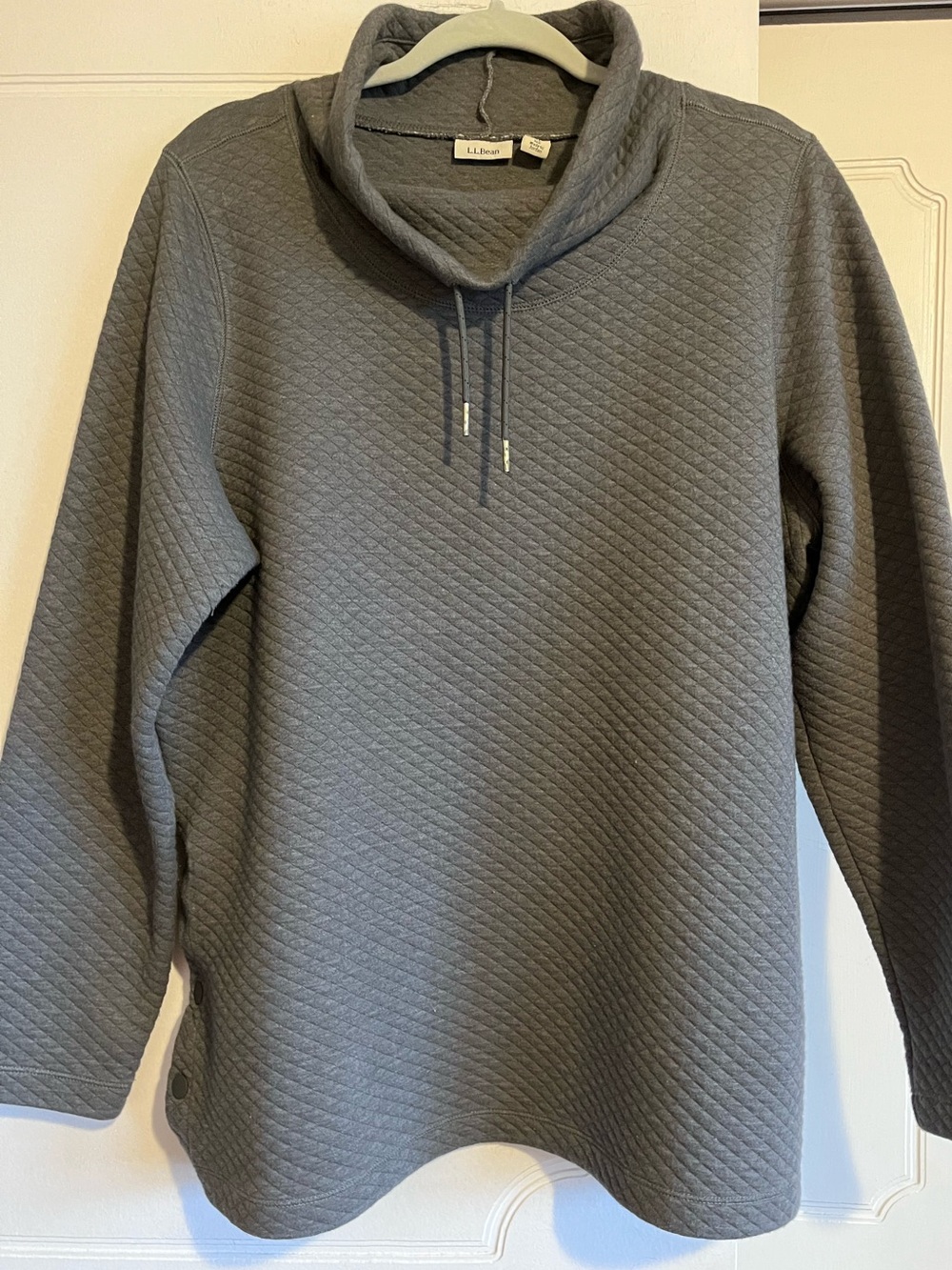 L.L. Bean Women's XL Quadruple Side Snap Quilted Pullover With Mock Neck Gray